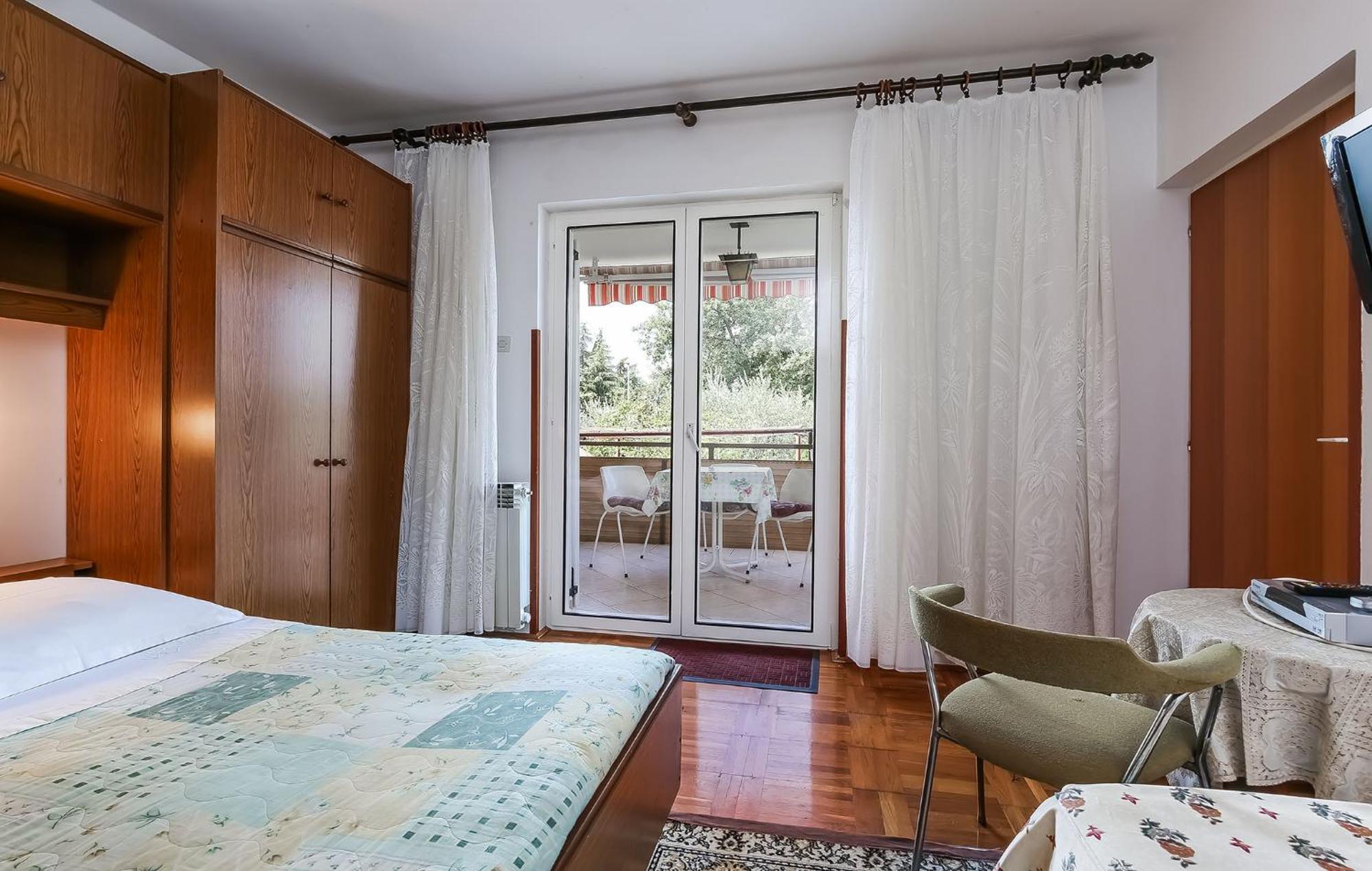 Ana Apartment *